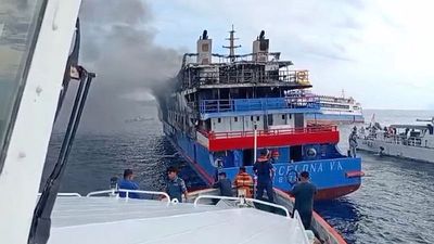 Hundreds rescued from Indonesia passenger ferry blaze