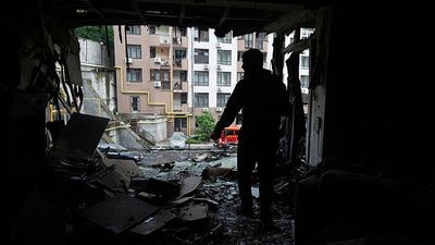 Russian strikes on Kyiv kill one and injure six as fires break out in the city
