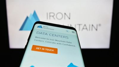 Iron Mountain Down 23% From Its 1-Year High—Is It Undervalued?