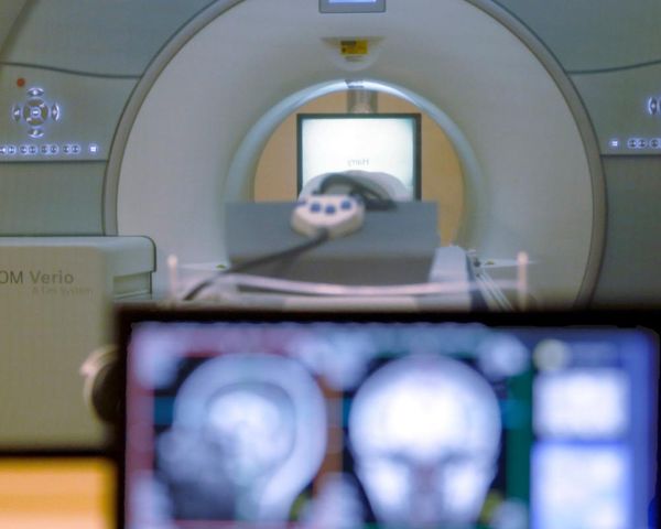 Man dies after weight-training chain around neck pulls him into MRI machine