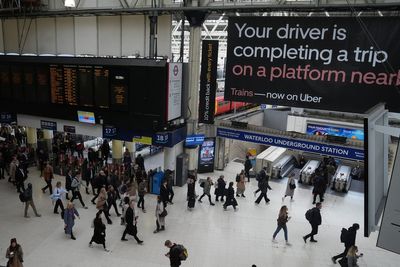 Continued disruption at Waterloo as services return after signal failure