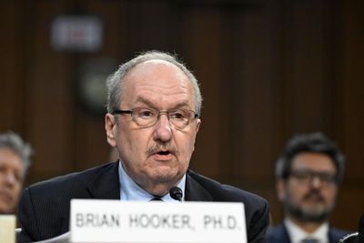 Prominent US anti-vaxxer says he caught measles and traveled back home