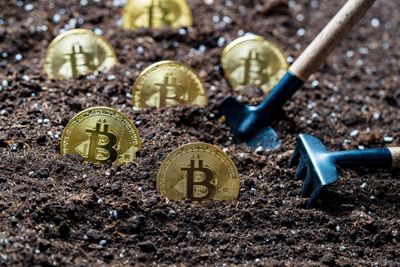 Trump Wants Bitcoin And Gold In Your 401(k)—And The Math Backs Him Up