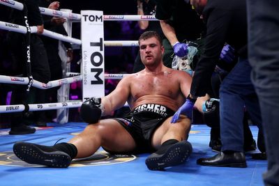 Heavyweight boxer splits with coach after knockout defeat