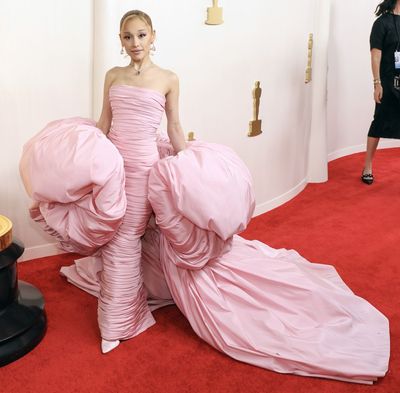 From Bubblegum to Flamingo, Iconic Pink Looks From the Red Carpet