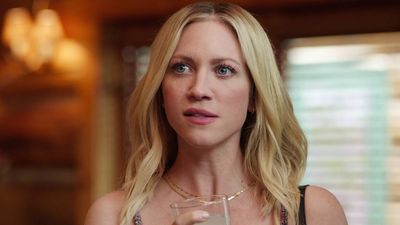 Netflix just added a twist-filled mystery thriller series made for binge-watching — and it might be your next guilty pleasure