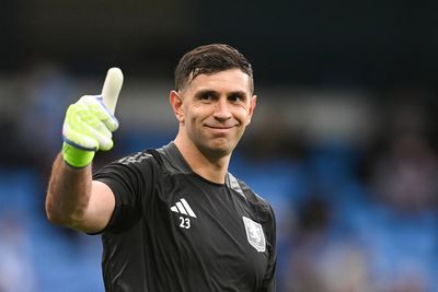 Manchester United 'make shock loan approach' for Aston Villa star Emi Martinez after injury blow