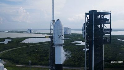 SpaceX aborts satellite launch 11 seconds before liftoff (video)