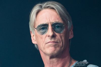 Paul Weller says he was attacked by lion on his way to a gig