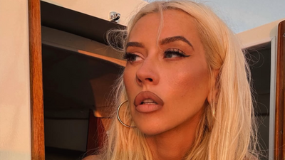 Christina Aguilera Facelift Speculations Resurface As Pop Star Dons 2000's Makeup And Attire