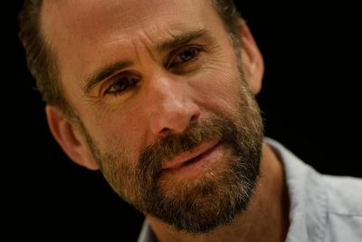 Joseph Fiennes recalls holding a woman as she died in ‘horrific’ horse riding accident