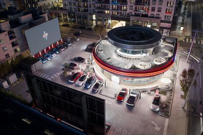 Inside the new Tesla diner where you're served by robots