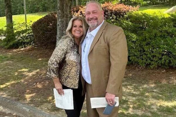 Woman compares husband’s death to George Floyd after cops allegedly kneel on his neck during restraint