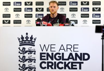 After war of words at Lord’s, England stick to Manchester masterplan