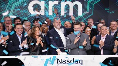 Nvidia, Apple Partner Sets Up After 217% Surge; Custom Chip King Eyes AI Boom