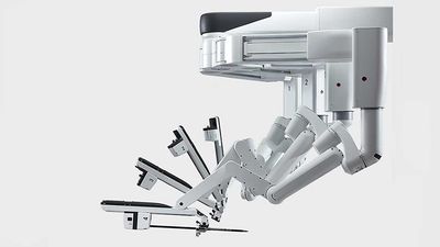 Intuitive Surgical Yo-Yoes Despite 'Solid' Quarter. All Eyes On Da Vinci 5.