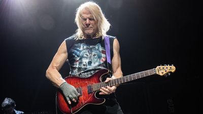 Steve Morse tackles Led Zeppelin, Mountain, Cream and Lynyrd Skynyrd hits – and honors a cast of guitar greats during intimate jam session