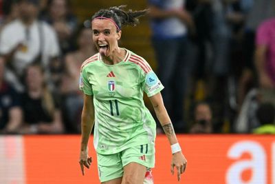 Kelly Hits Winner As Late Drama Takes England Into Women's Euro 2025 Final