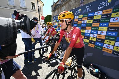 Tour de France GC rider given oxygen at the end of stage 16