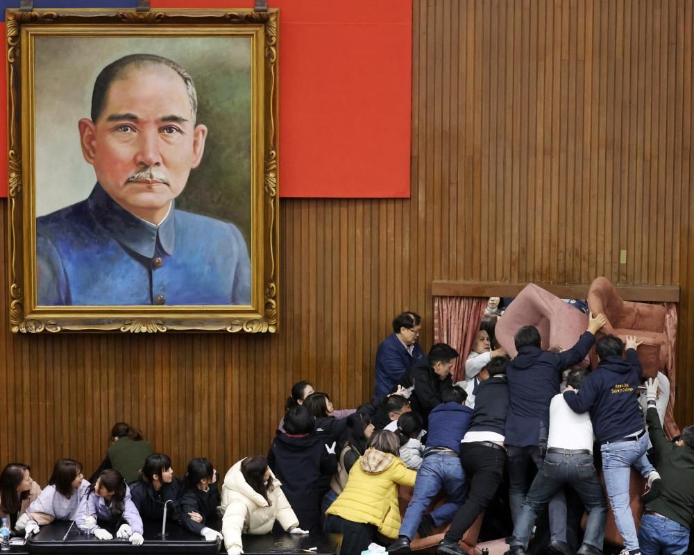 R: [問卦] 志祺七七新片：歐美給予大罷免高度評