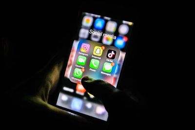Children face two-hour limits on Snapchat and TikTok as government cracks down on ‘compulsive’ screen time