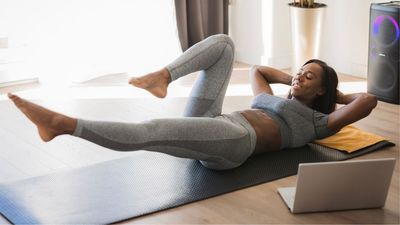 An expert trainer says this functional core workout will make everyday tasks easier and reduce your risk of injury