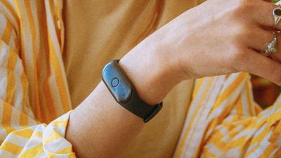 Amazon buys wearable AI startup Bee, a wrist device that hears and transcribes every word you speak