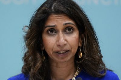 Suella Braverman criticises plans to house asylum seekers in former shop