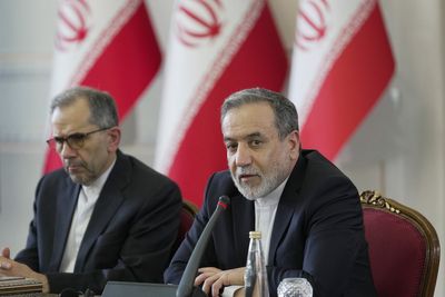 Iranian negotiator doesn't rule out exiting nuclear treaty if sanctions are reimposed