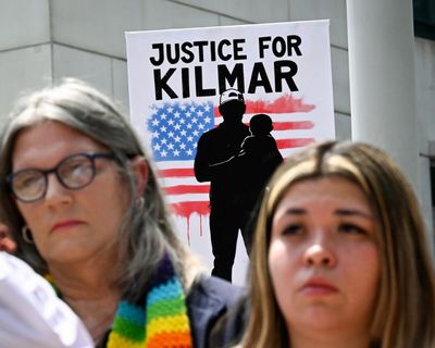 Kilmar Ábrego García must be released from jail as he awaits trial, judge rules