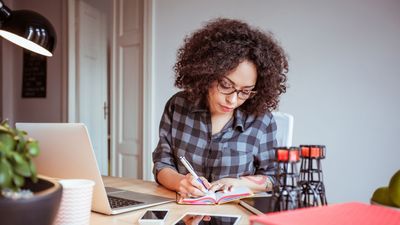 Dan Martell Shares His Top 3 Tips for Starting Your First Side Hustle This Year