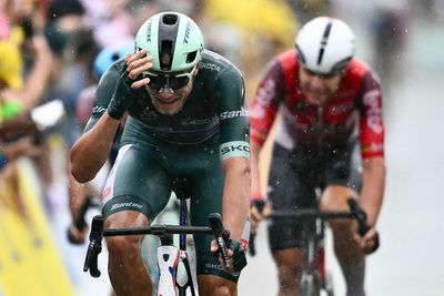Tour de France stage 17: Jonathan Milan secures rain-soaked, crash-marred sprint victory in Valence