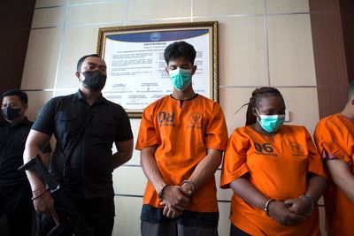 Indonesia arrests 2 foreigners for smuggling cocaine to Bali