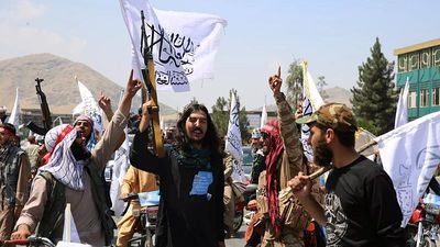 Taliban tortured and threatened Afghans expelled from Pakistan and Iran, UN says