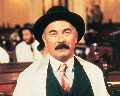 Henri Szeps, film, theatre and TV actor known for the ABC’s Mother and Son, dies at 81