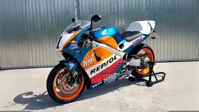 This Honda Motorcycle Was Reimagined With a Legendary Livery, and It Can Be Yours