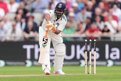 Rishabh Pant returns despite injury as India battle on at Old Trafford