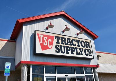 Tractor Supply's New Stores Fuel Strong Sales, Solid Outlook