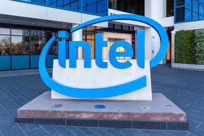 Intel Earnings Are Imminent; These Most Accurate Analysts Revise Forecasts Ahead Of Earnings Call