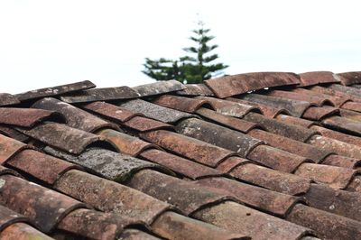 9 DIY Roof Repairs That Disqualified Homeowners from Coverage