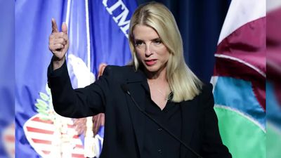 Pam Bondi 'Had to Know' Court Couldn't Release Epstein Grand Jury Evidence, Former Prosecutor Says: 'Disingenuous Request'
