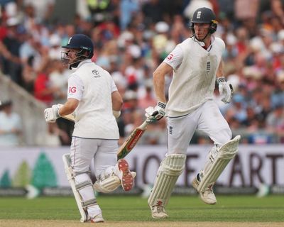 Duckett and Crawley’s 166-run stand hurts India on England’s dominant day