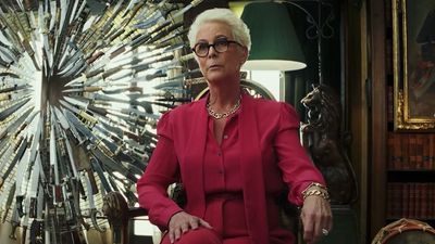 Knives Out's Jamie Lee Curtis Is Returning To The Mystery Genre In A Truly Iconic Role