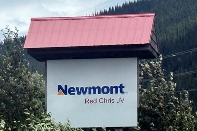 3 workers trapped in a Canadian mine have air, food and water as rescuers try to gain access to them