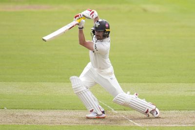 Leaders Surrey hit back at Scarborough but clash with Yorkshire heading for draw