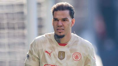 Man City Make Ederson ‘Exit Decision’ As Links to England Goalkeeper Intensify