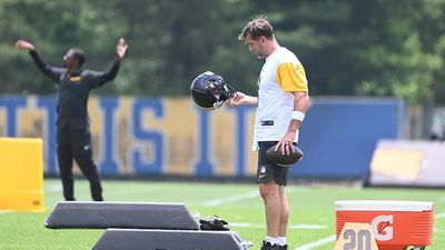 Aaron Rodgers's First Training Camp With Steelers Got Off to a Very Rough Start