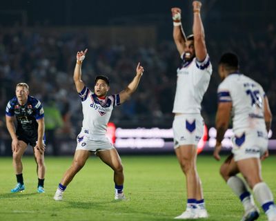 Mason Lino’s last-gasp drop goal stuns Leeds and boosts Wakefield’s playoff hopes