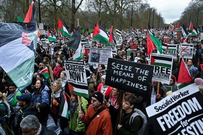 Pro-Gaza MPs Corbyn and Sultana Launch 'Your Party' in Rebuke to Starmer's Labour