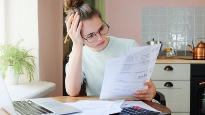 The Best and Worst Day To Pay Your Credit Card Bill, According To John Liang